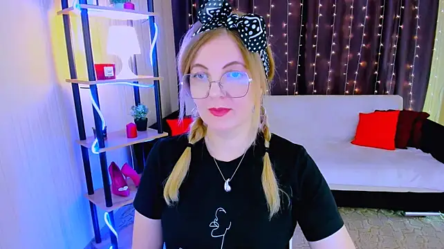 YourUniverser stripchat live cam model