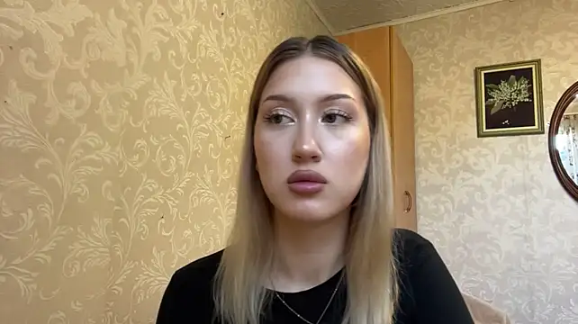 ArianneQuilantang stripchat live cam model