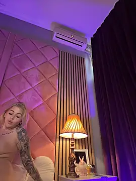 IveySin stripchat live cam model