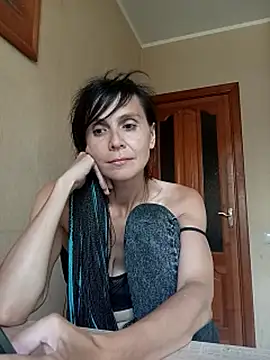 Francenia_lolis stripchat live cam model