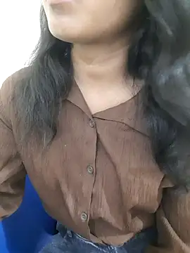 Navya6879 stripchat live cam model