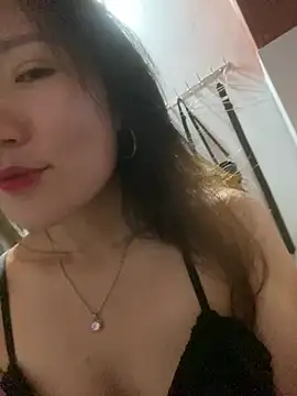 tttan1 stripchat live cam model