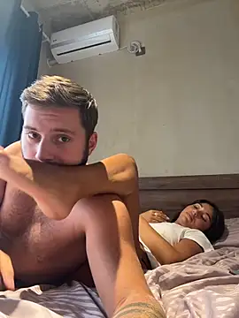 SilkyMira stripchat live cam model