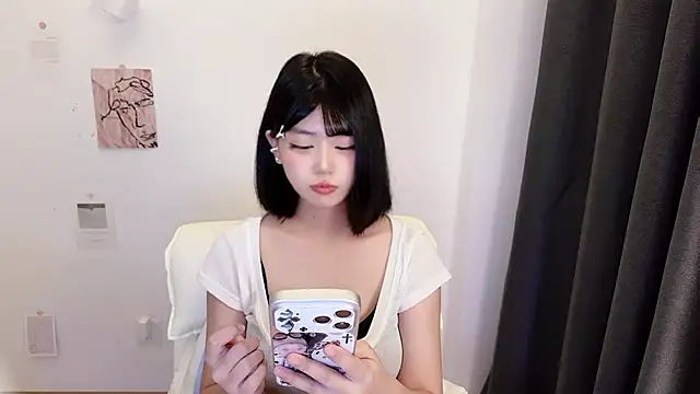 Kitteovo stripchat live cam model