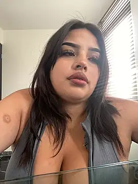 LiliMilk_21 stripchat live cam model
