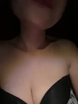 Eva10069 stripchat live cam model