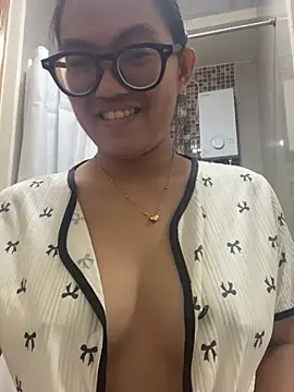 knkybella stripchat live cam model