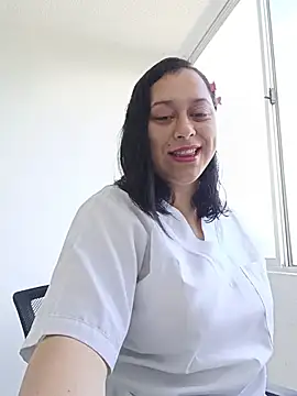 Queen-yessi12 stripchat live cam model