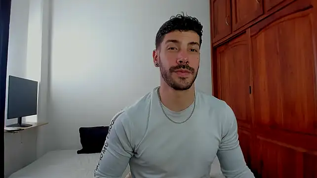 Guyinthemountain stripchat live cam model