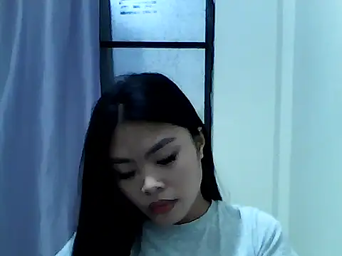 Yunnie_Chu stripchat live cam model