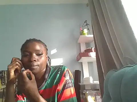 lauraporsi stripchat live cam model