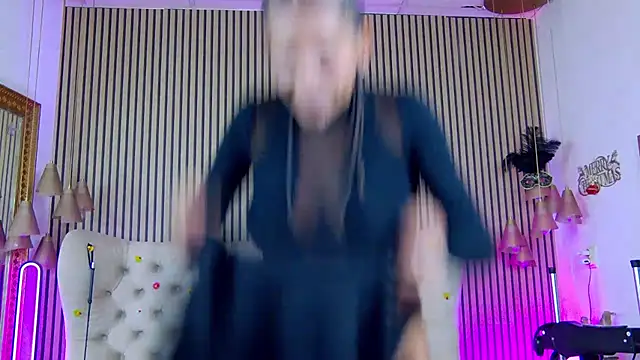 PlayfulShow stripchat live cam model