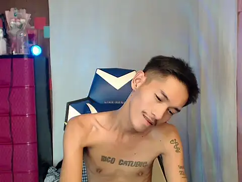 riks_tyler stripchat live cam model