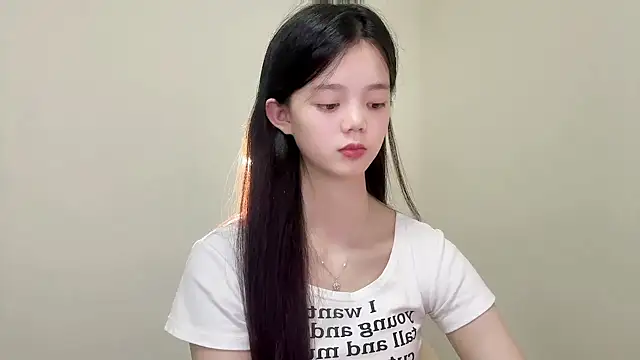 Timi-- stripchat live cam model