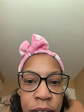 caramelkissss stripchat live cam model