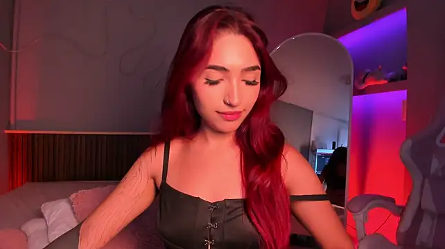AriiCherry stripchat live cam model