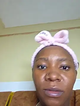 kisserhotter stripchat live cam model