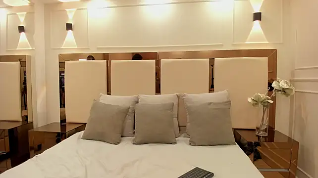 _lya_white stripchat live cam model