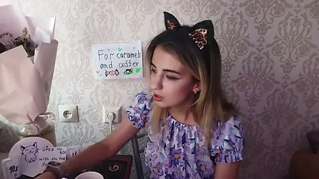 AminaGirls stripchat live cam model