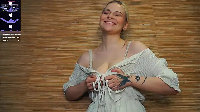 KaleyMahunik stripchat live cam model