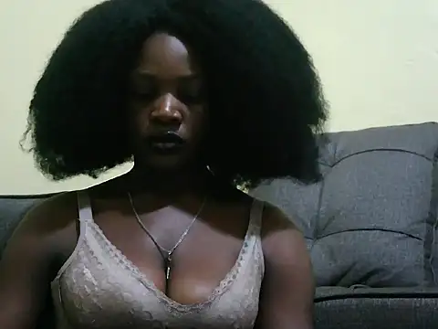 naughty_renny stripchat live cam model