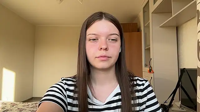 IvyWild stripchat live cam model