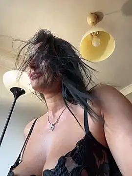 Hotmomcheckk_ stripchat live cam model