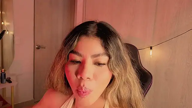 Melina_Ferrer1 stripchat live cam model