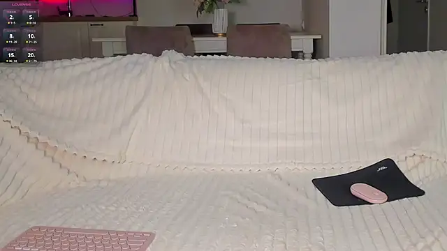 Emmanuelleee stripchat live cam model