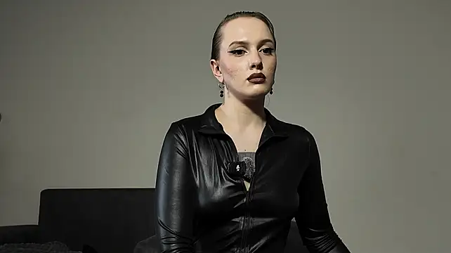 MistressSilvia stripchat live cam model
