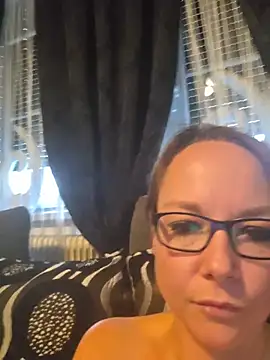 Fuxy-love69 stripchat live cam model