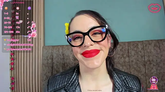IsisNoir stripchat live cam model