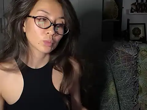 Kivoora stripchat live cam model