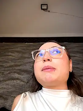 Mia_Luxor stripchat live cam model