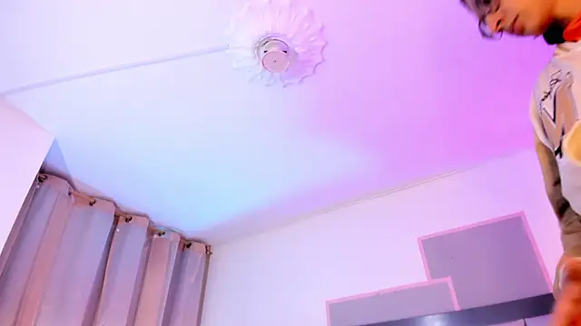Maddie_Ray stripchat live cam model