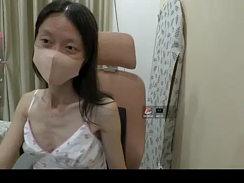 Lil-Cherry stripchat live cam model