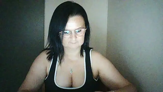 SonjaFlirt stripchat live cam model