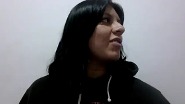 Kate-Pauhl stripchat live cam model