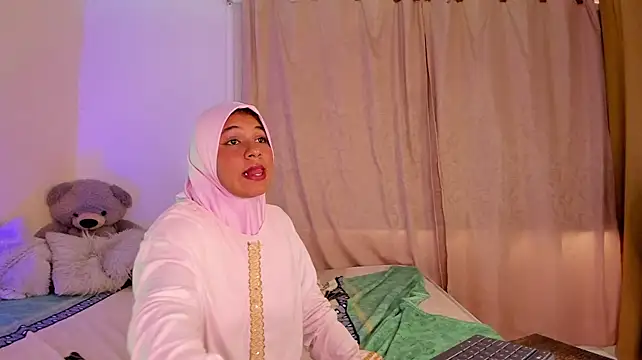 ShairaMassu stripchat live cam model