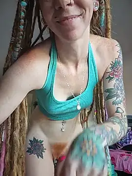 LucidLucy stripchat live cam model