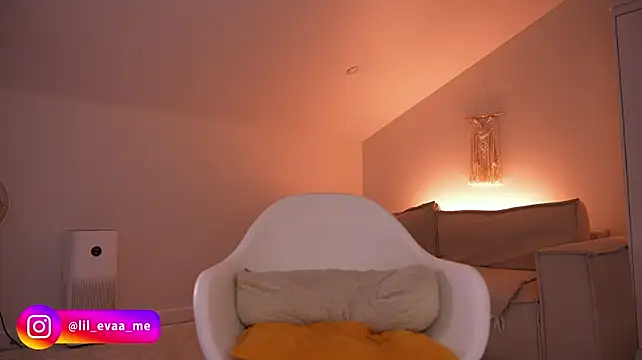 Lilevame stripchat live cam model