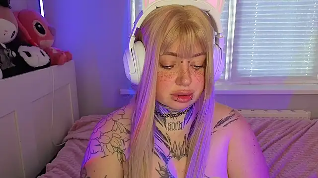 Chiibis stripchat live cam model