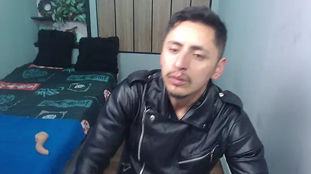 kevin_23_ stripchat live cam model