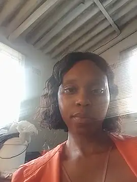 EbonyJuicyAss stripchat live cam model