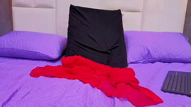 Valentino_moretti stripchat live cam model