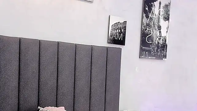 kendra_london stripchat live cam model