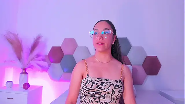 CelesteQueeen stripchat live cam model