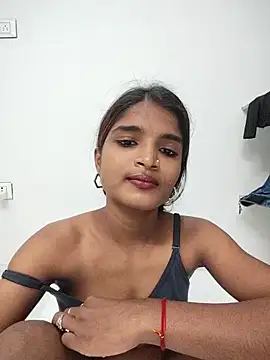 Honey-000 stripchat live cam model