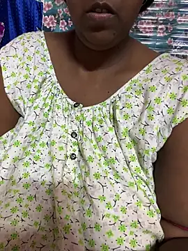 Beauty-queen stripchat live cam model