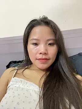 Bella_7777 stripchat live cam model